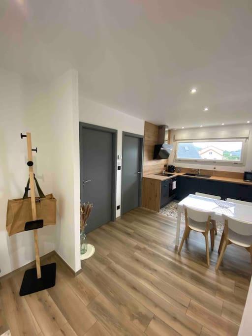 Appartement Climatise Charmes  Extérieur photo